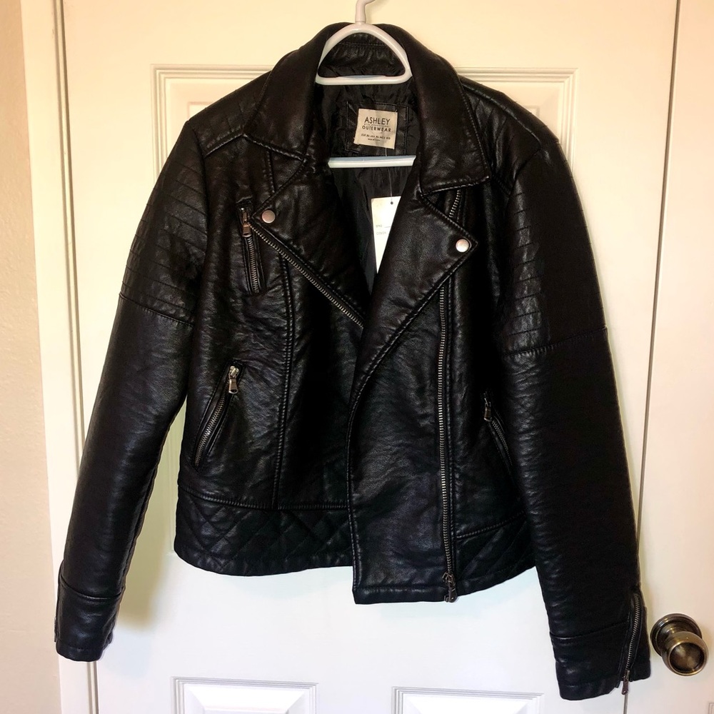 Black leather jacket 🖤